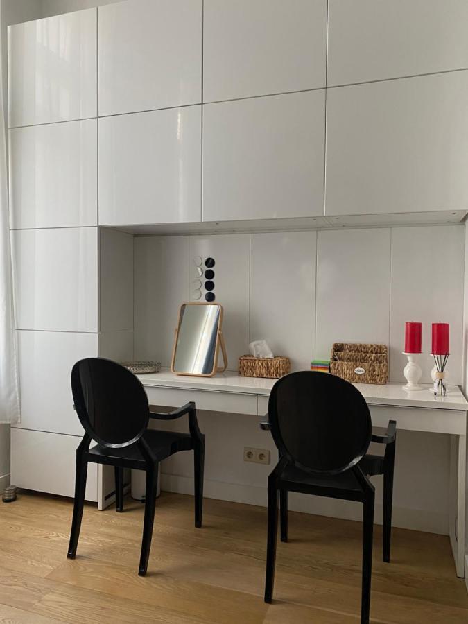 Moderne Centre De Apartment